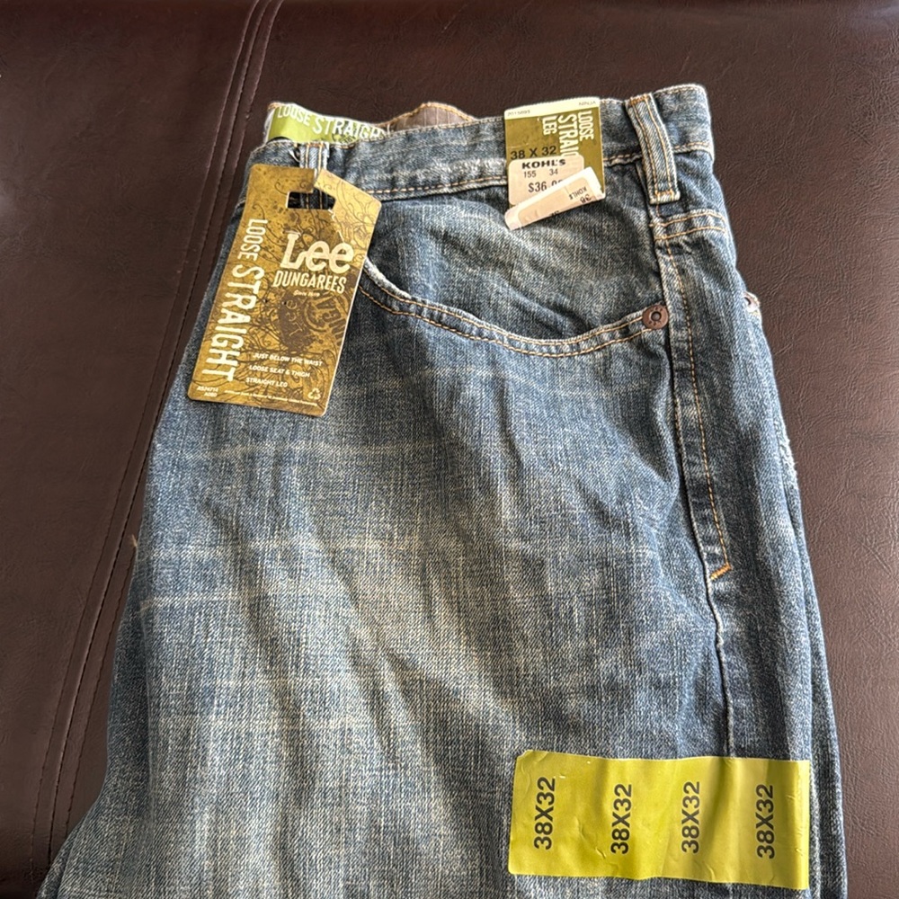 Lees Loose Straight Brand New